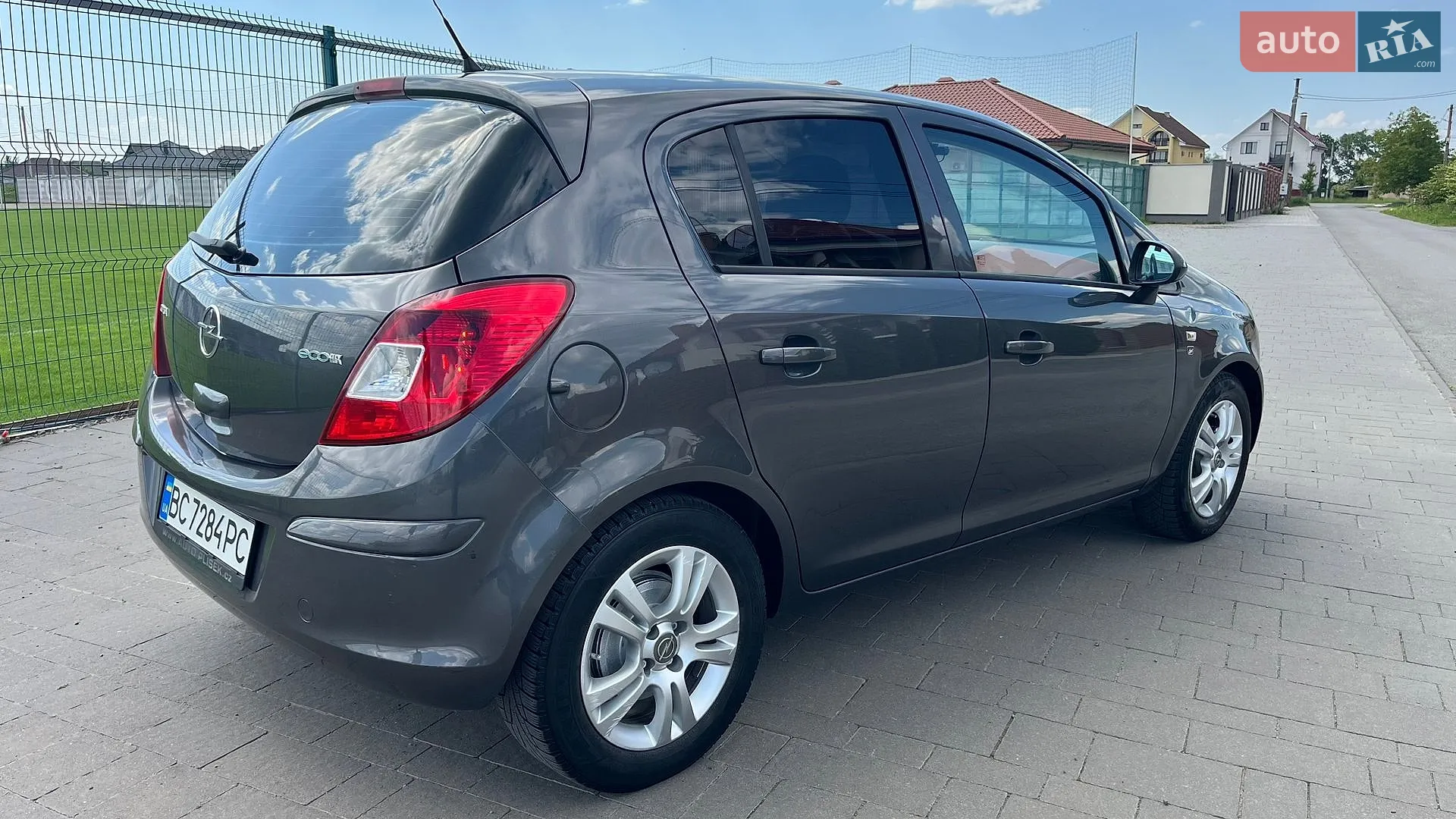 2010 Opel Corsa - мініатюра 2