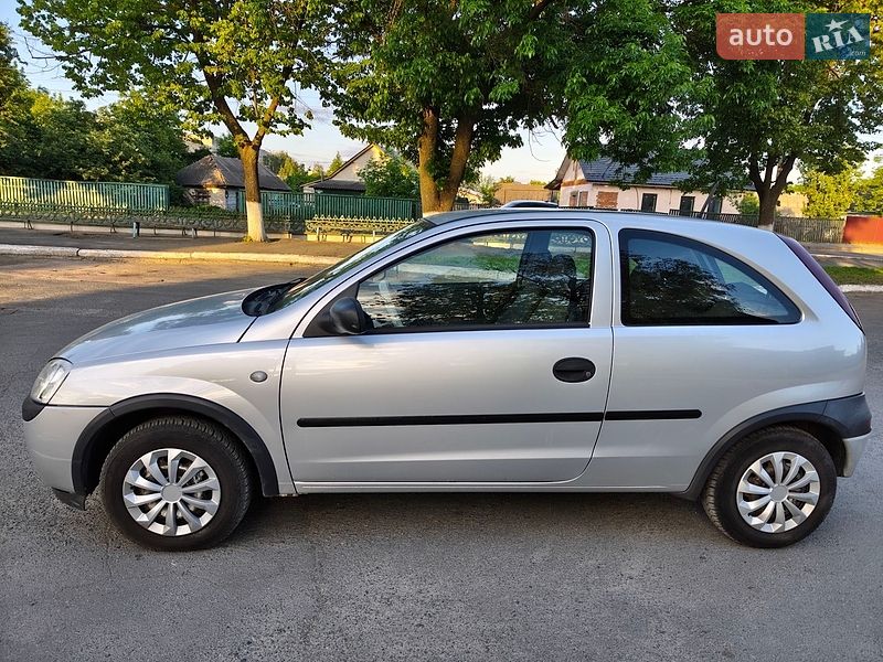 Хэтчбек Opel Corsa 2002 в Малине