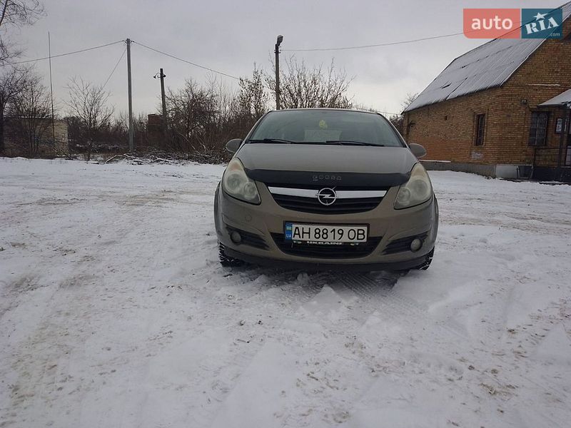 Хэтчбек Opel Corsa 2010 в Павлограде