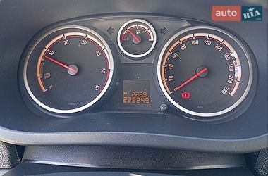 Хэтчбек Opel Corsa 2012 в Сваляве