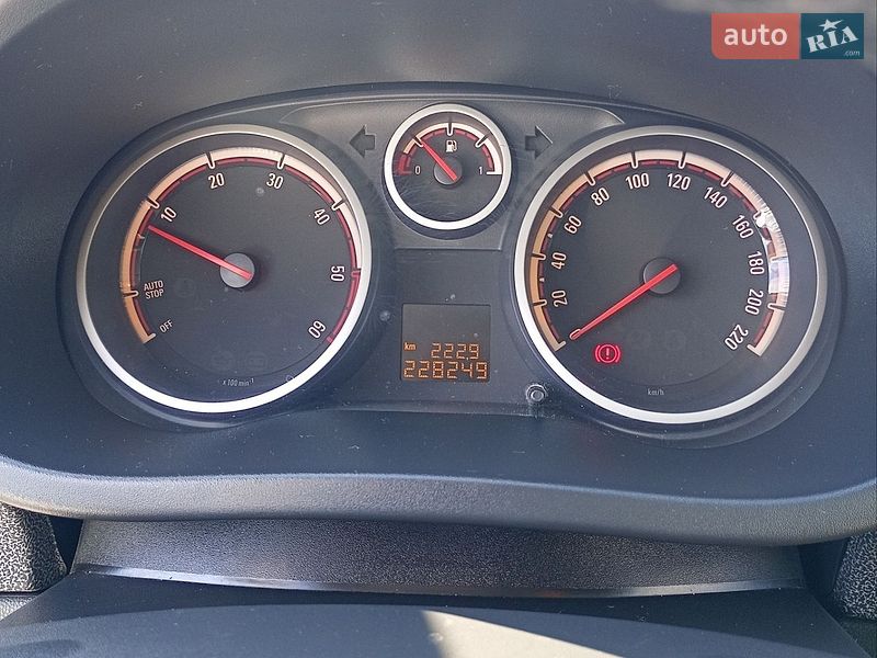 Хэтчбек Opel Corsa 2012 в Сваляве
