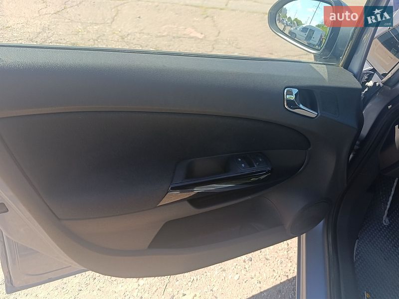 Хэтчбек Opel Corsa 2009 в Новых Санжарах