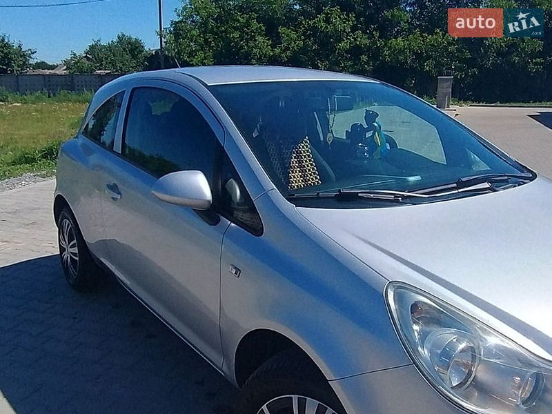 Хэтчбек Opel Corsa 2009 в Дунаевцах