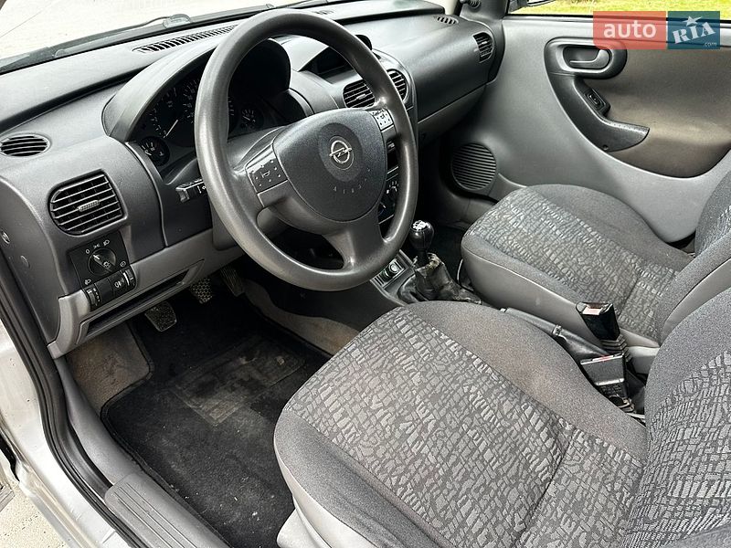 Хэтчбек Opel Corsa 2001 в Тернополе