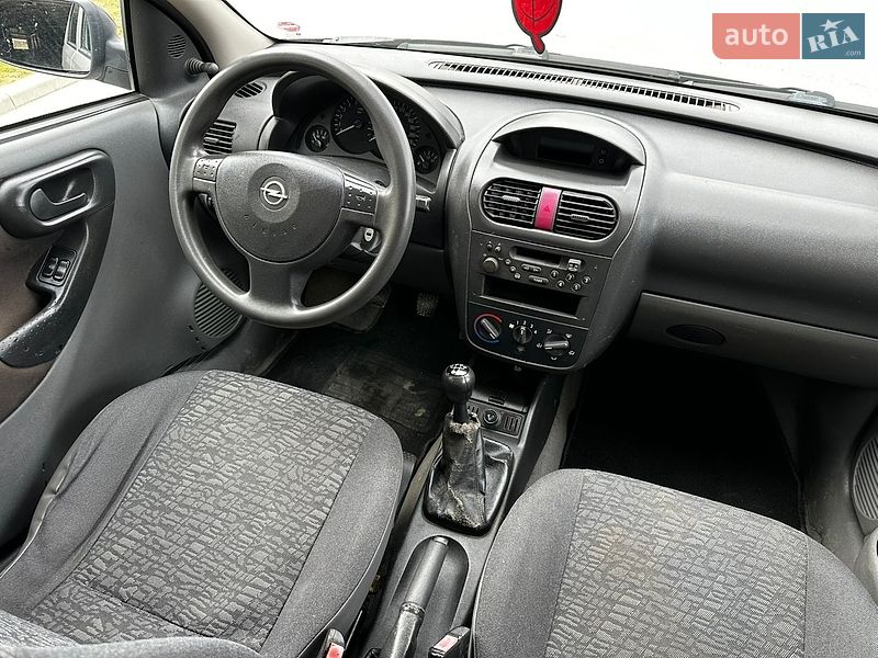 Хэтчбек Opel Corsa 2001 в Тернополе