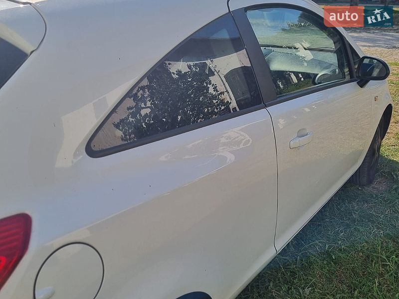 Хетчбек Opel Corsa 2012 в Луцьку