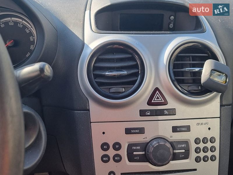 Хетчбек Opel Corsa 2012 в Луцьку