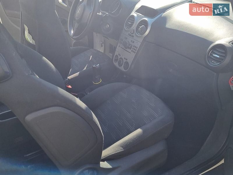 Хетчбек Opel Corsa 2012 в Луцьку