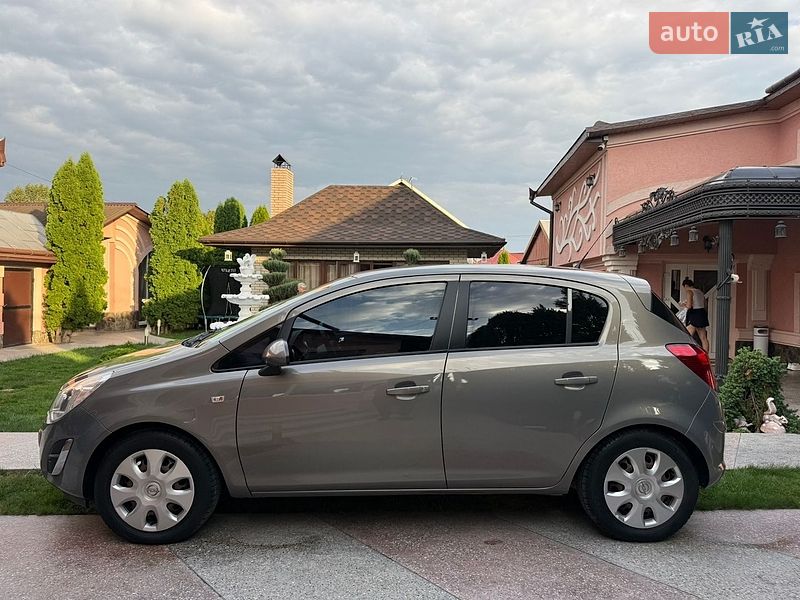 Хэтчбек Opel Corsa 2011 в Черновцах фото 5 Хэтчбек Opel Corsa 2011 в Черновцах