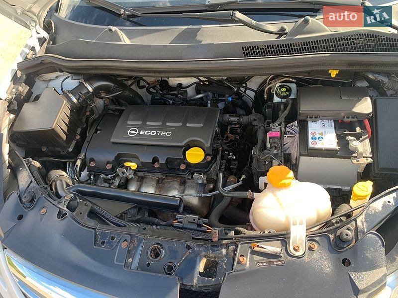 Хетчбек Opel Corsa 2012 в Вишнівці