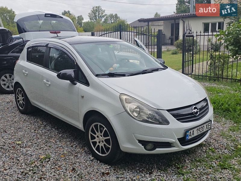 Хэтчбек Opel Corsa 2011 в Борисполе