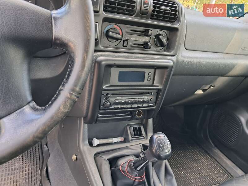 Позашляховик / Кросовер Opel Frontera 2001 в Києві