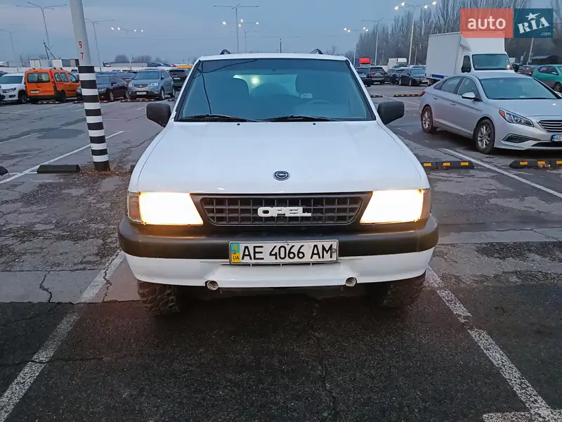 Opel Frontera 1992