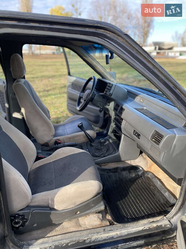 Позашляховик / Кросовер Opel Frontera 1992 в Умані