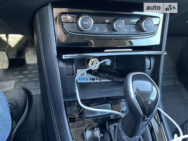 Внедорожник / Кроссовер Opel Grandland X 2019 в Вишневом