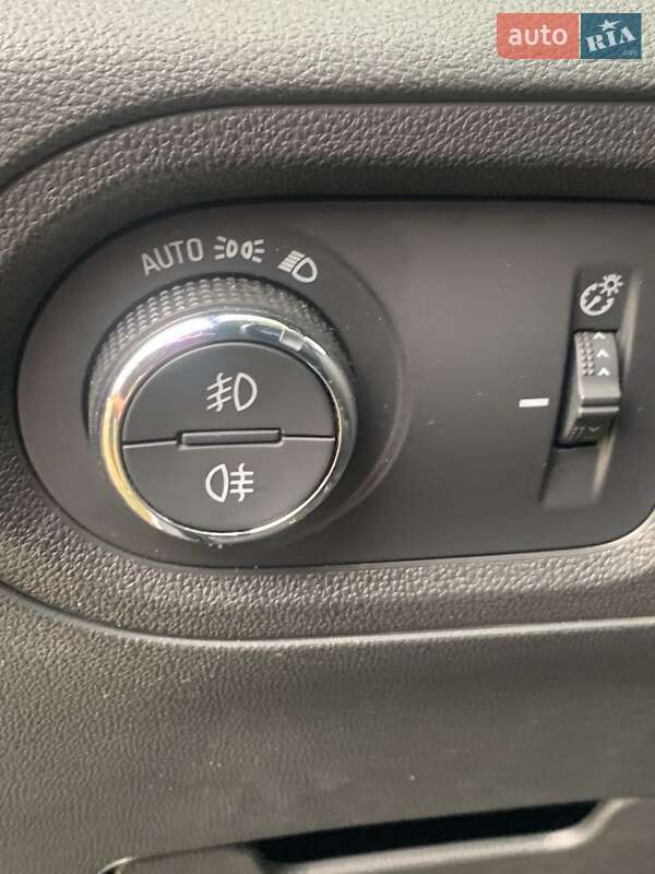 Позашляховик / Кросовер Opel Grandland X 2019 в Києві фото 12 Позашляховик / Кросовер Opel Grandland X 2019 в Києві