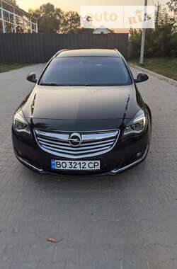 Универсал Opel Insignia Country Tourer 2014 в Бучаче