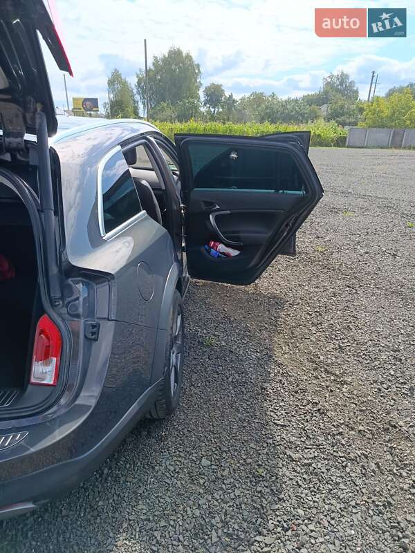 Универсал Opel Insignia Country Tourer 2015 в Голобах