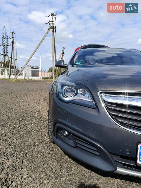 Универсал Opel Insignia Country Tourer 2015 в Голобах