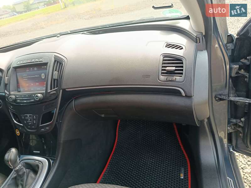 Универсал Opel Insignia Country Tourer 2015 в Голобах