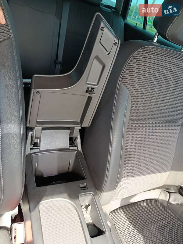 Универсал Opel Insignia Country Tourer 2015 в Голобах