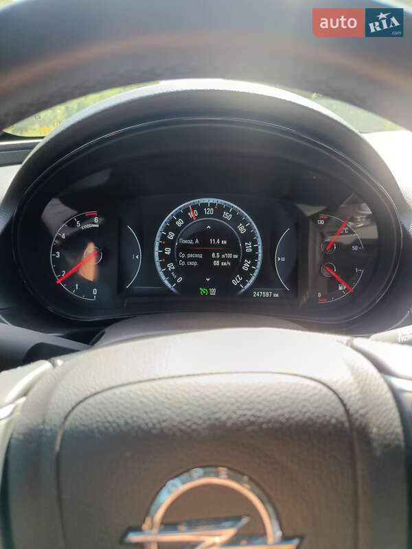 Универсал Opel Insignia Country Tourer 2015 в Голобах