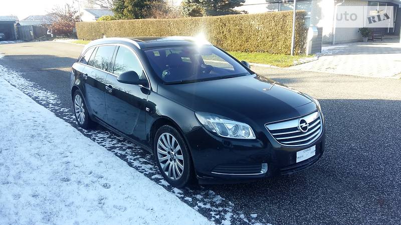 Універсал Opel Insignia 2010 в Тернополі