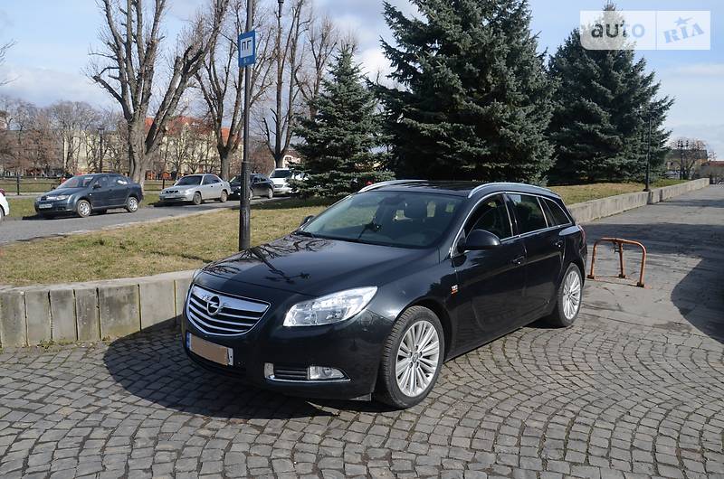 Универсал Opel Insignia 2012 в Ужгороде