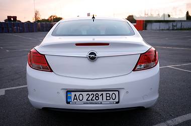 Седан Opel Insignia 2011 в Ужгороде