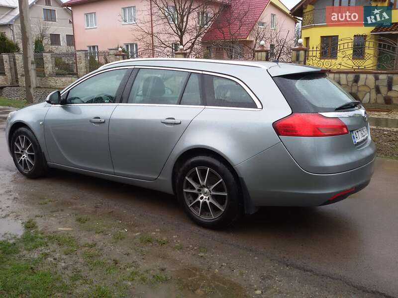 Универсал Opel Insignia 2010 в Калуше