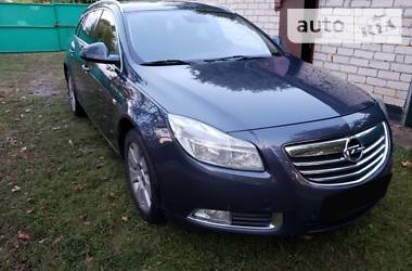 Универсал Opel Insignia 2010 в 