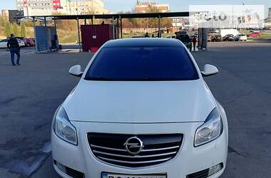 Седан Opel Insignia 2010 в 