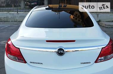 Седан Opel Insignia 2010 в 