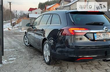 Универсал Opel Insignia 2015 в Тернополе