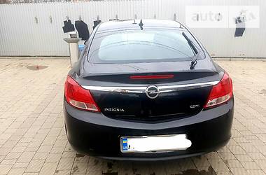 Хетчбек Opel Insignia 2012 в 