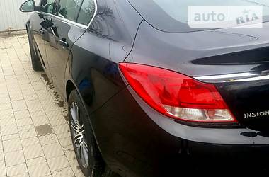 Хетчбек Opel Insignia 2012 в 