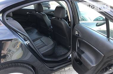 Седан Opel Insignia 2010 в 