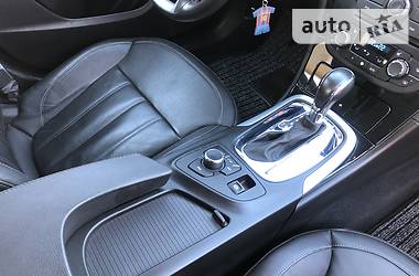 Седан Opel Insignia 2010 в 