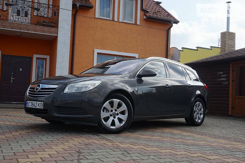 Універсал Opel Insignia 2013 в Самборі