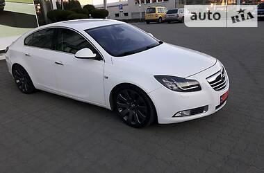 Седан Opel Insignia 2010 в 