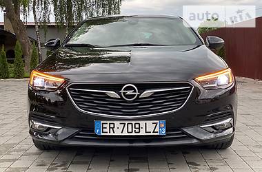 Седан Opel Insignia 2017 в 