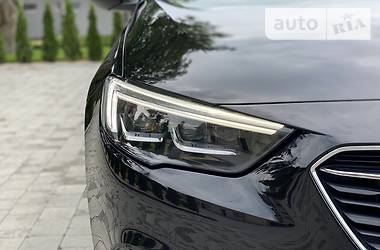 Седан Opel Insignia 2017 в 