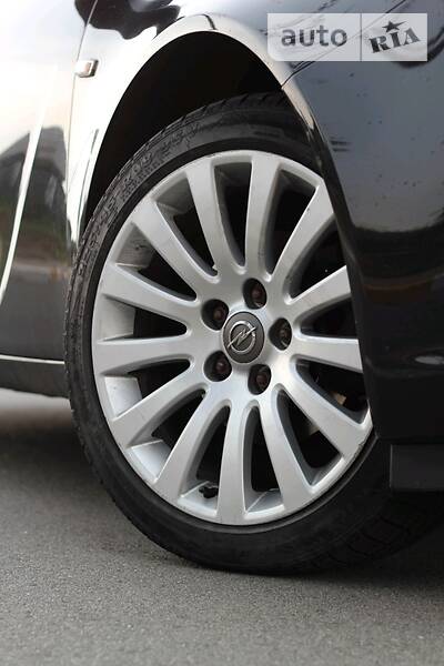 Універсал Opel Insignia 2009 в Києві