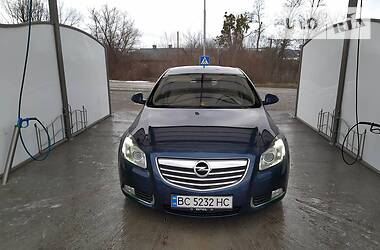 Хэтчбек Opel Insignia 2012 в Золочеве