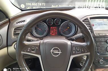 Хэтчбек Opel Insignia 2012 в Золочеве