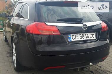 Универсал Opel Insignia 2012 в Сторожинце