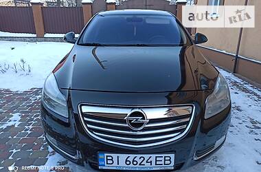 Седан Opel Insignia 2010 в Миргороде