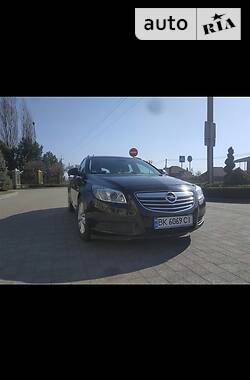 Универсал Opel Insignia 2010 в Сарнах