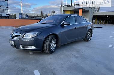 Седан Opel Insignia 2010 в Киеве