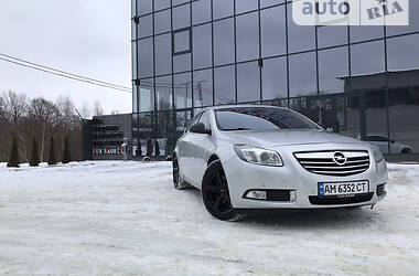 Хэтчбек Opel Insignia 2010 в Львове